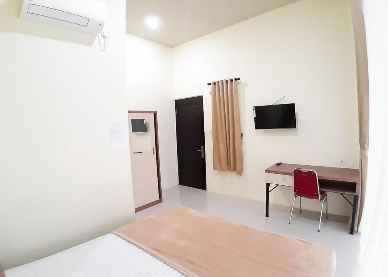 RedDoorz Syariah near Transmart Jambi 2 Hotel Paalmerah Bagian luar foto