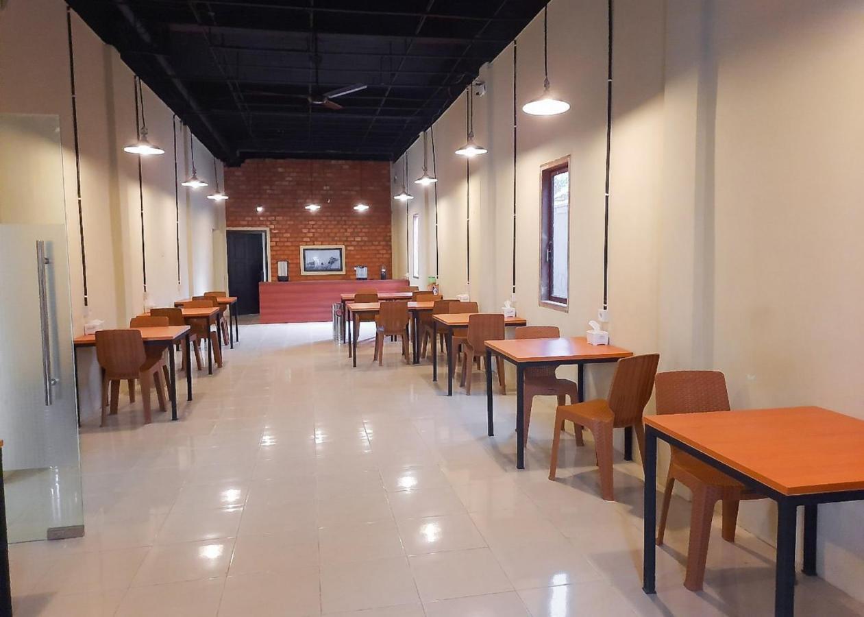 RedDoorz Syariah near Transmart Jambi 2 Hotel Paalmerah Bagian luar foto