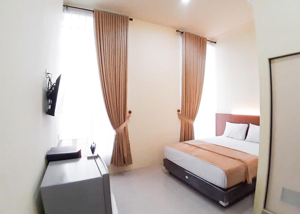 RedDoorz Syariah near Transmart Jambi 2 Hotel Paalmerah Bagian luar foto