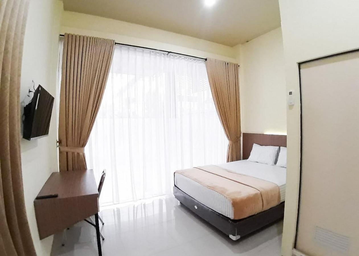 RedDoorz Syariah near Transmart Jambi 2 Hotel Paalmerah Bagian luar foto