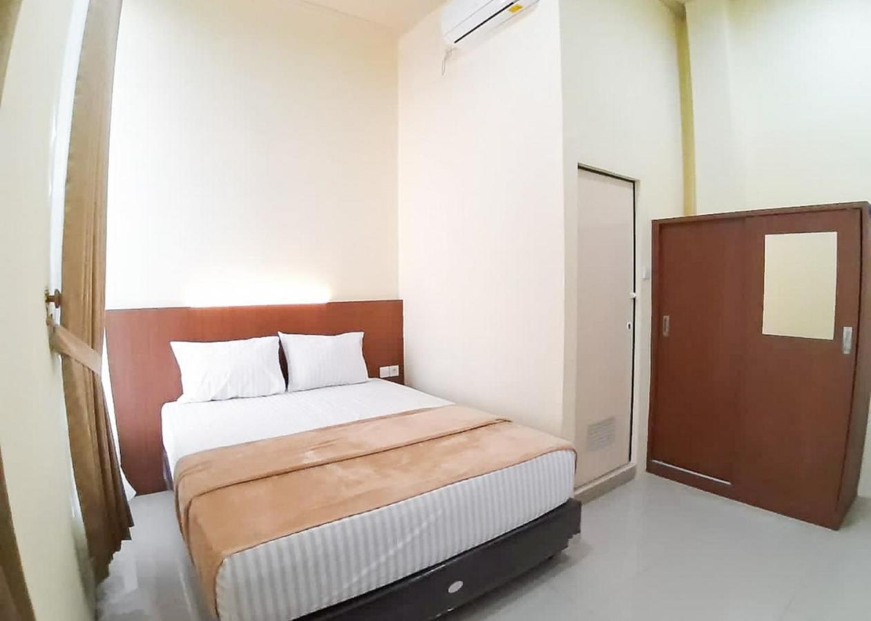 RedDoorz Syariah near Transmart Jambi 2 Hotel Paalmerah Bagian luar foto
